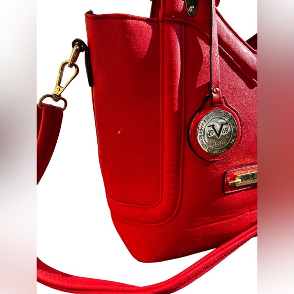 Versace 1969 Abbigliamento Sportivo
SRL Milano Italia | Color: Red - Picture 4 of 10